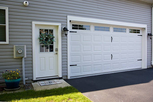 24/7 Emergency Garage Door Panel Replacement experts in Frankfort, OH